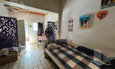 Casa de 2 Plantas con Jardín en Venta en Villa Adelina