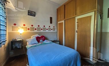 Casa de 2 Plantas con Jardín en Venta en Villa Adelina