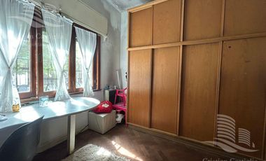 Casa de 2 Plantas con Jardín en Venta en Villa Adelina