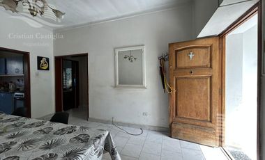 Casa de 2 Plantas con Jardín en Venta en Villa Adelina