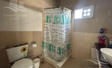 Casa de 2 Plantas con Jardín en Venta en Villa Adelina