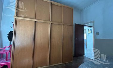 Casa de 2 Plantas con Jardín en Venta en Villa Adelina