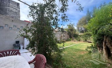 Casa de 2 Plantas con Jardín en Venta en Villa Adelina