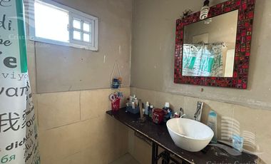 Casa de 2 Plantas con Jardín en Venta en Villa Adelina