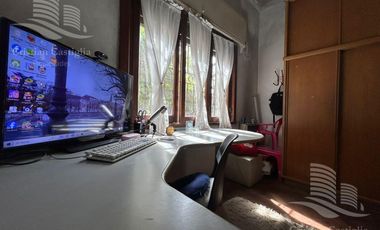 Casa de 2 Plantas con Jardín en Venta en Villa Adelina