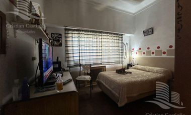 Casa de 2 Plantas con Jardín en Venta en Villa Adelina