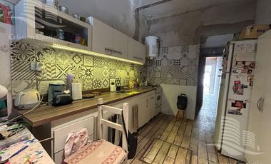Casa de 2 Plantas con Jardín en Venta en Villa Adelina