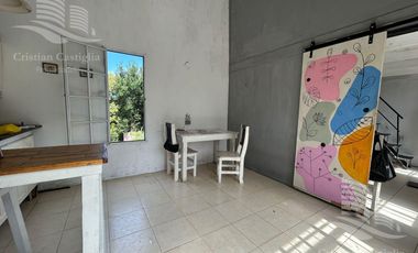Casa de 2 Plantas con Jardín en Venta en Villa Adelina