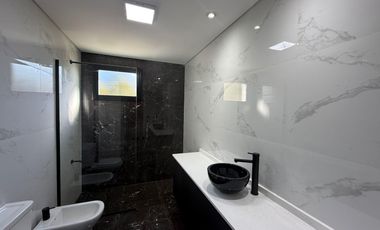 Casa en Venta a Estrenar en Costa Esmeralda Barrio Residencial I
