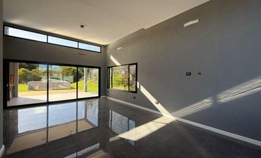 Casa en Venta a Estrenar en Costa Esmeralda Barrio Residencial I
