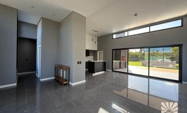 Casa en Venta a Estrenar en Costa Esmeralda Barrio Residencial I