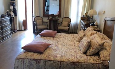 Casa en venta c/ estacionamiento en Avenida San Juan