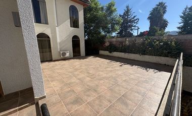 Casa en venta c/ estacionamiento en Avenida San Juan