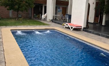 Casa en venta c/ estacionamiento en Avenida San Juan