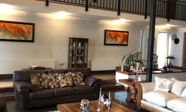 Casa en venta c/ estacionamiento en Avenida San Juan