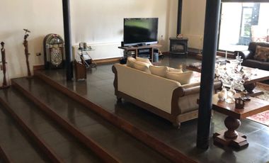 Casa en venta c/ estacionamiento en Avenida San Juan