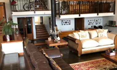 Casa en venta c/ estacionamiento en Avenida San Juan