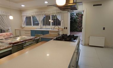 Hermosa casa  / metro departamental