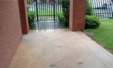 Hermosa casa  / metro departamental