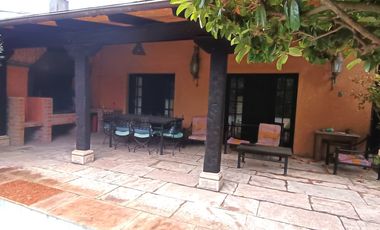 Hermosa casa  / metro departamental