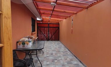 VENTA DE CASA AMOBLADA EN EL SECTOR LA PAMPA