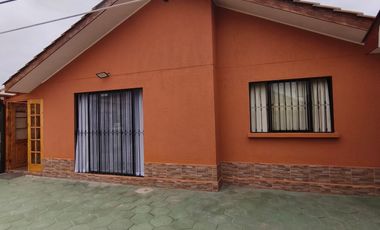 VENTA DE CASA AMOBLADA EN EL SECTOR LA PAMPA