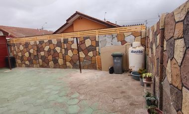 VENTA DE CASA AMOBLADA EN EL SECTOR LA PAMPA