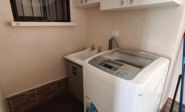 VENTA DE CASA AMOBLADA EN EL SECTOR LA PAMPA