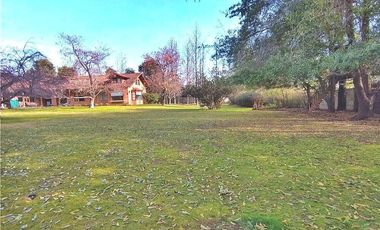 SE VENDE AMPLIA CASA AV. LAS RASTRAS.