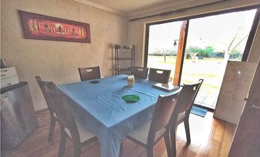 SE VENDE AMPLIA CASA AV. LAS RASTRAS.