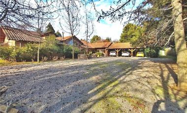 SE VENDE AMPLIA CASA AV. LAS RASTRAS.