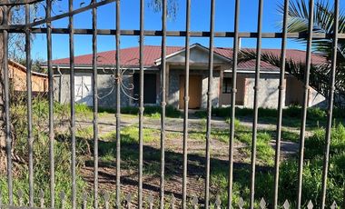 SE ARRIENDA CASA Y CONTRUCCION LAS RASTRAS