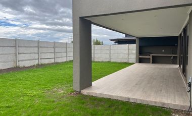 SE VENDE CASA NUEVA RESERVA LAS RASTRAS TALCA