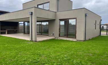 SE VENDE CASA NUEVA RESERVA LAS RASTRAS TALCA