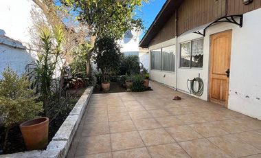 SE VENDE CASA 2 SUR N° 698 , CASA 25 TALCA