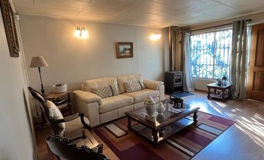 SE VENDE CASA 2 SUR N° 698 , CASA 25 TALCA