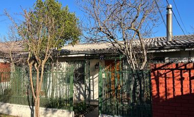 SE VENDE CASA 2 SUR N° 698 , CASA 25 TALCA