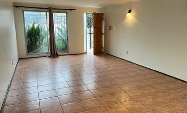 Se Vende Casa de 2 pisos en Alameda de Talca