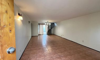 Se Vende Casa de 2 pisos en Alameda de Talca