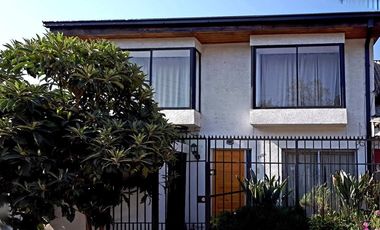 Se Vende Casa de 2 pisos en Alameda de Talca