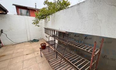 Se Vende Casa de 2 pisos en Alameda de Talca