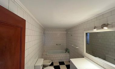 Se Vende Casa de 2 pisos en Alameda de Talca