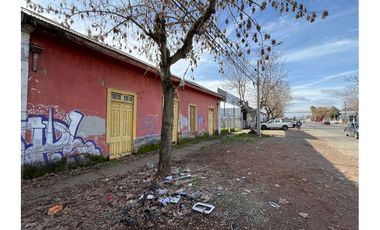 Se vende casa excelente ubicacion comercial.