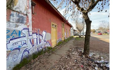 Se vende casa excelente ubicacion comercial.