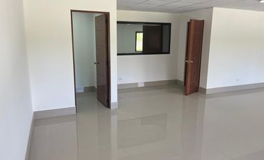 Se arriendan bodegas 510 m2, y 492 m2 como nuevas