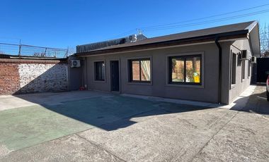 SE VENDEN OFICINAS CON GALPON COMO NUEVAS