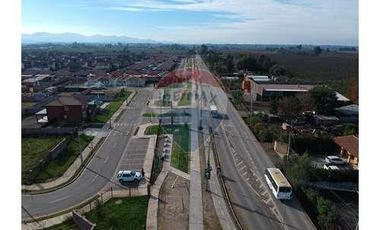 Se vende excelente casa en Parque San Valentin.