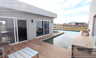 Casa en venta  de 5 ambientes  en Barrio Cerrado Villalobos de Hudson Berazategui