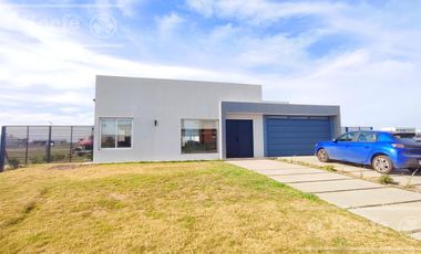 Casa en venta  de 5 ambientes  en Barrio Cerrado Villalobos de Hudson Berazategui