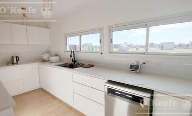 Casa en venta  de 5 ambientes  en Barrio Cerrado Villalobos de Hudson Berazategui